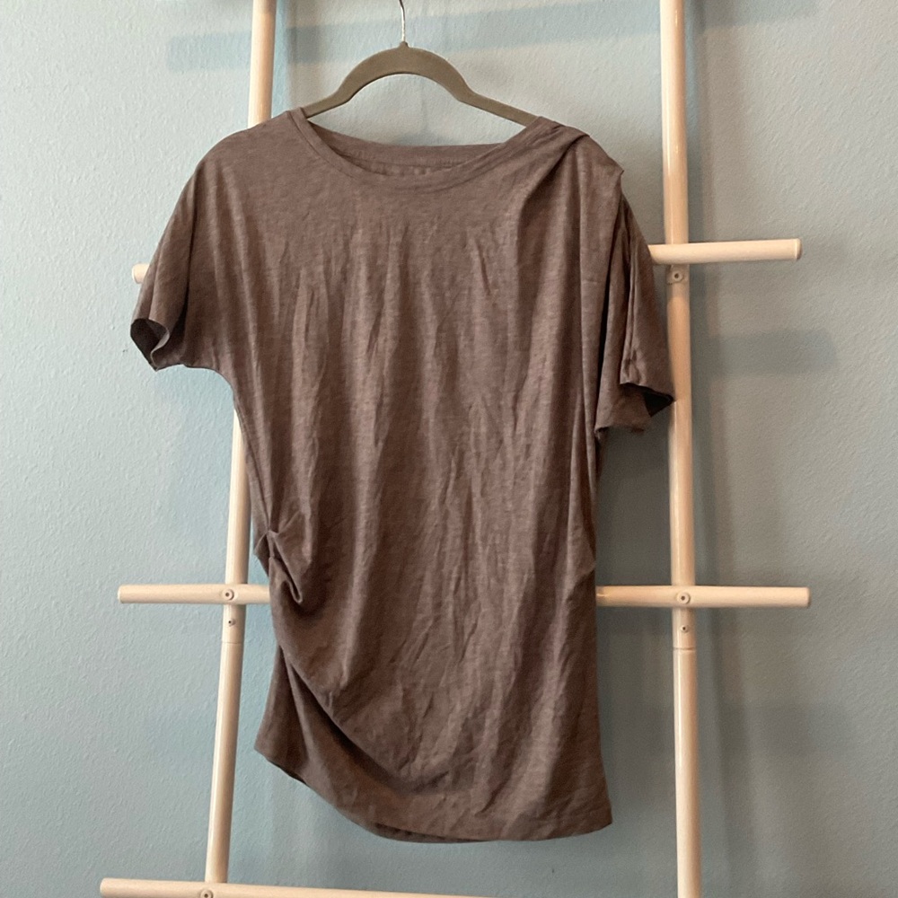 Athleta Comfy casual ruched workout shirt (354)